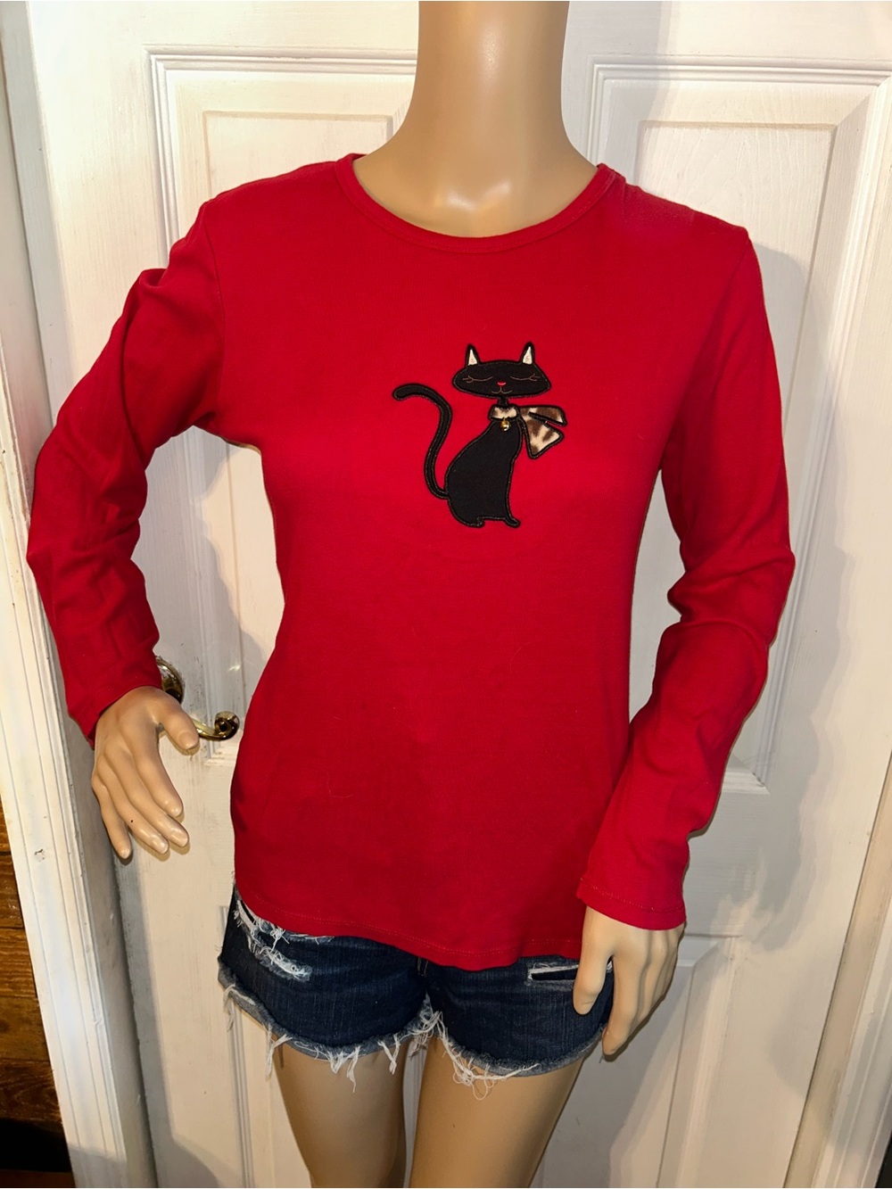 Y2K Red long sleeve top with black cat